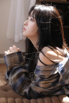 美女脱18以下禁止看丨